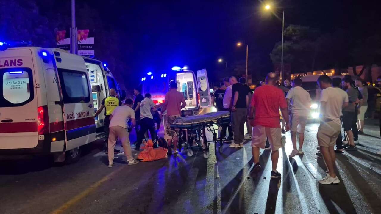 Bodrum'da taksi ile motosikletin çarpışması sonucu 2 kişi öldü