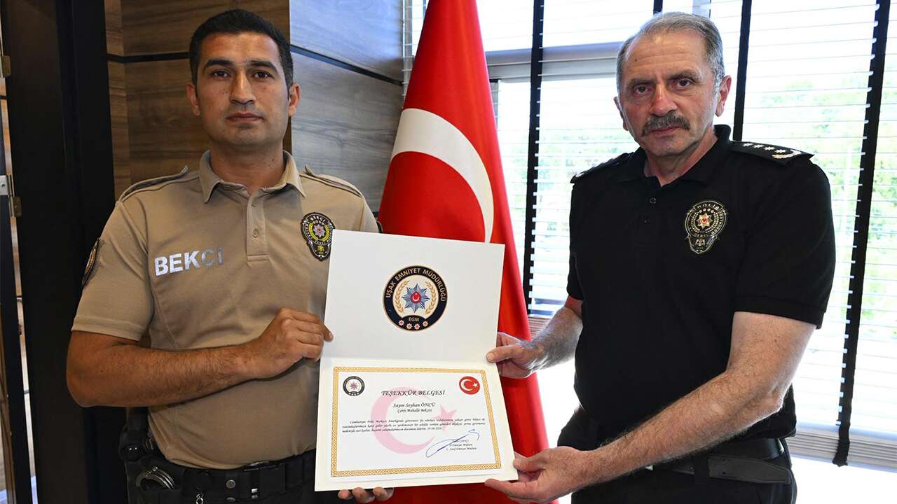 Uşak'ta yoğun yağmurda örnek davranış!