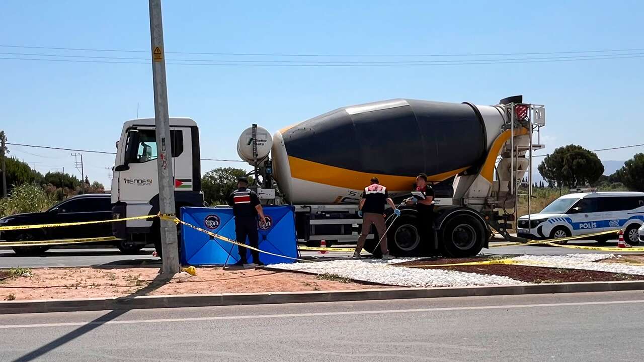 Aydın'da beton mikserinin çarptığı yaya öldü