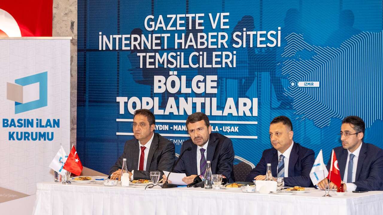 Uşaklı Gazeteciler İzmirdeki BİK bölge toplantısına katıldı