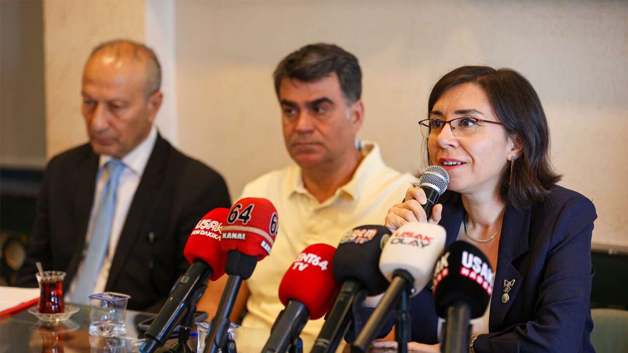 Özkan; "Uşak Belediyesinin borcu 1 Milyar 203 Milyon TL"