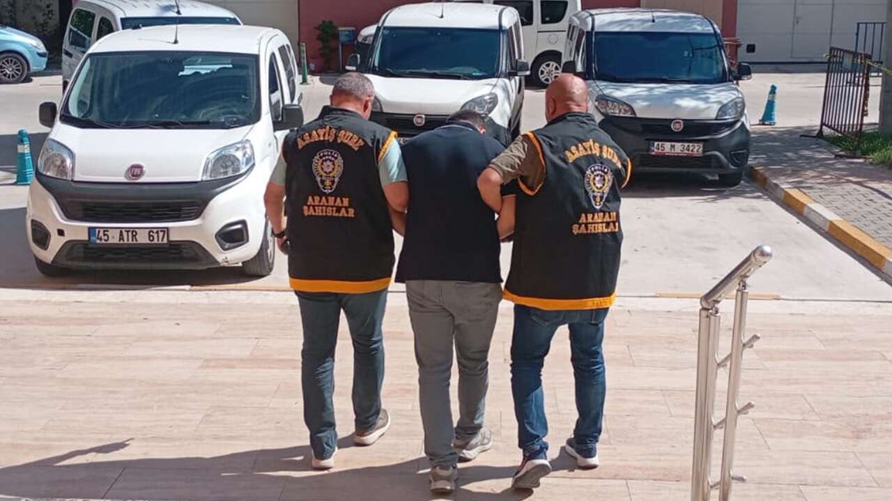 Manisa'da 17 yıl kesinleşmiş hapis cezasıyla aranan firari yakalandı