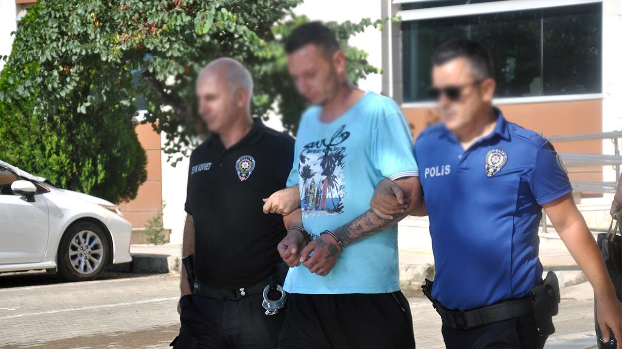 İzmir'de iş yerini kundakladığı iddia edilen şüpheli tutuklandı