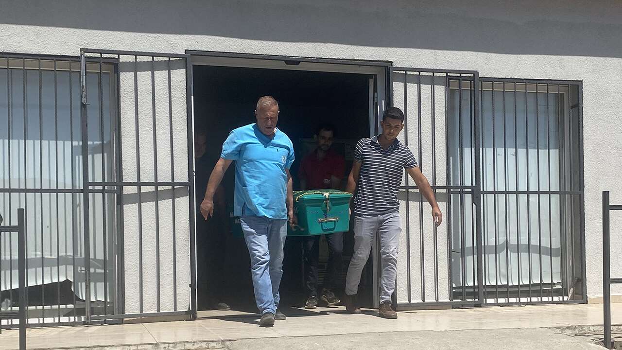 Manisa'da kazada yaralanan genç tedavi gördüğü hastanede öldü