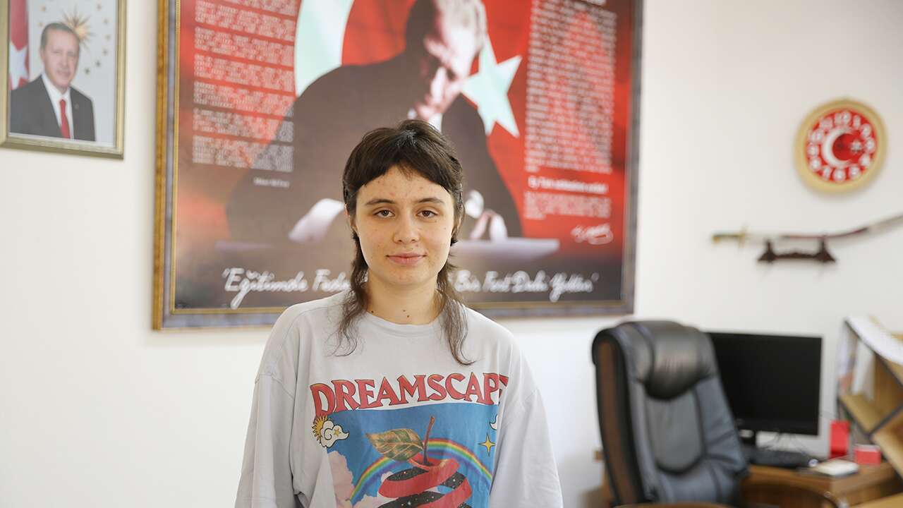 YKS'de Fransızca alanında Türkiye birincisi olan öğrenci tıp okumayı hedefliyor