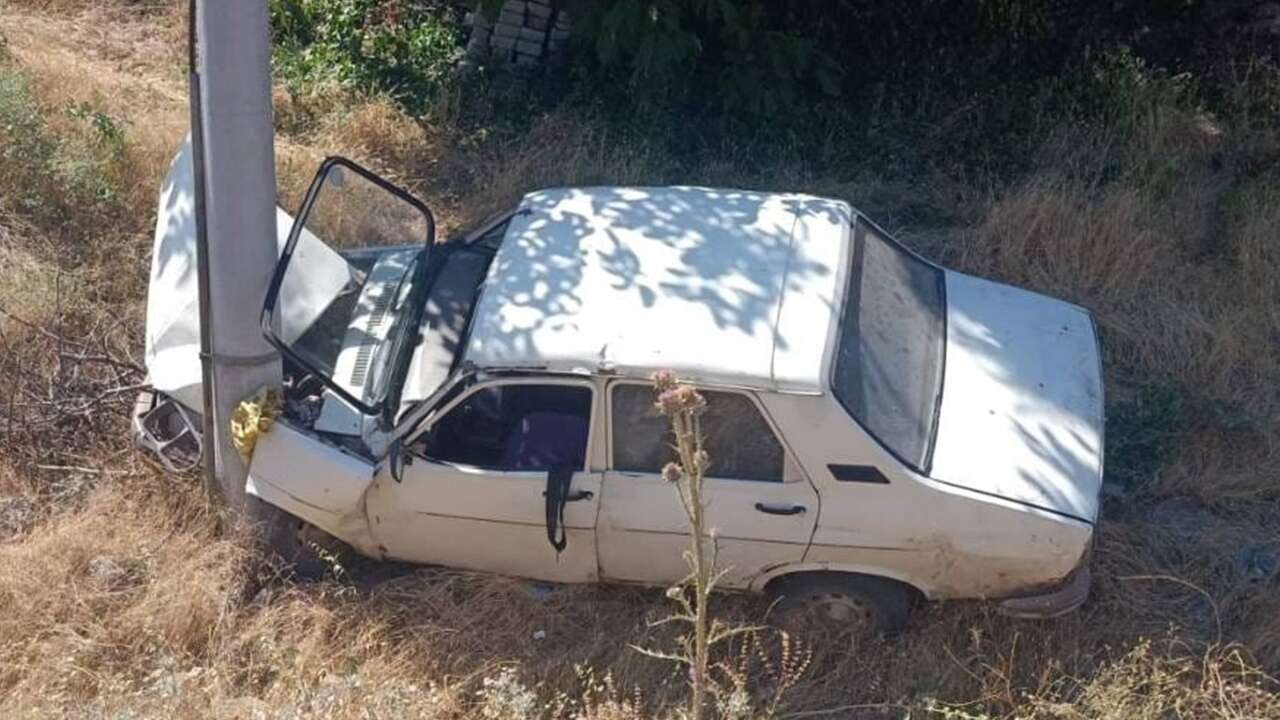 Uşak’ta şarampole düşen otomobilde 3’ü çocuk 4 kişi yaralandı