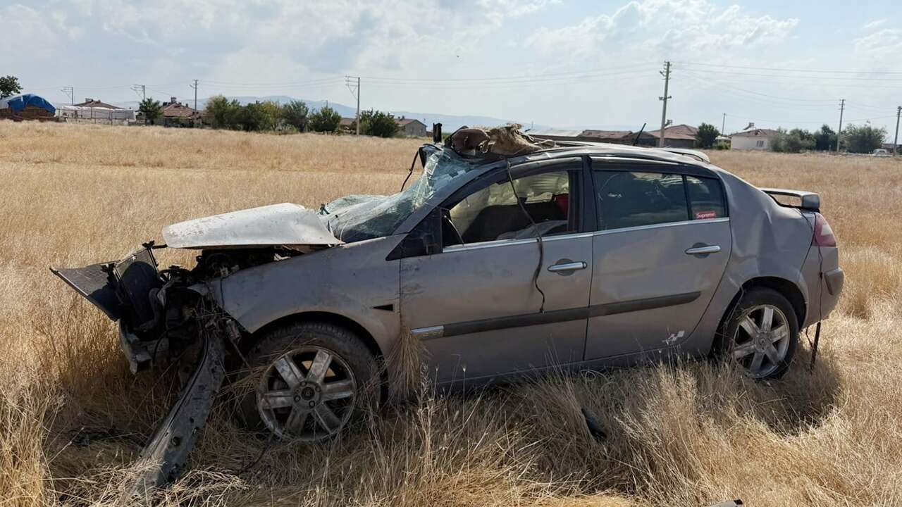 Afyonkarahisar'da devrilen otomobilin sürücüsü öldü
