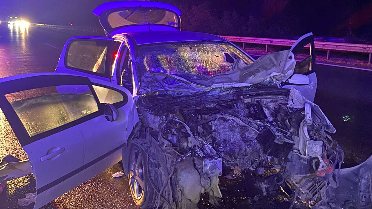 Aydın'da kamyona çarpan otomobildeki 1 kişi öldü, 3 kişi yaralandı