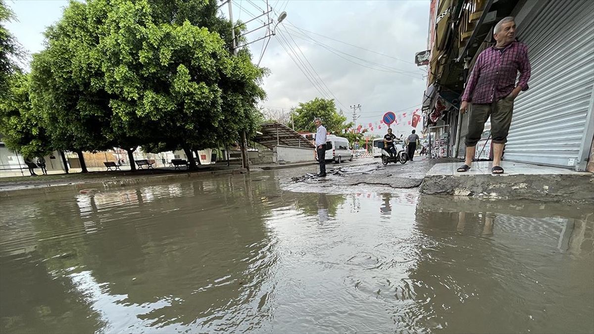ADANA - Sağanak ve dolu etkili oldu