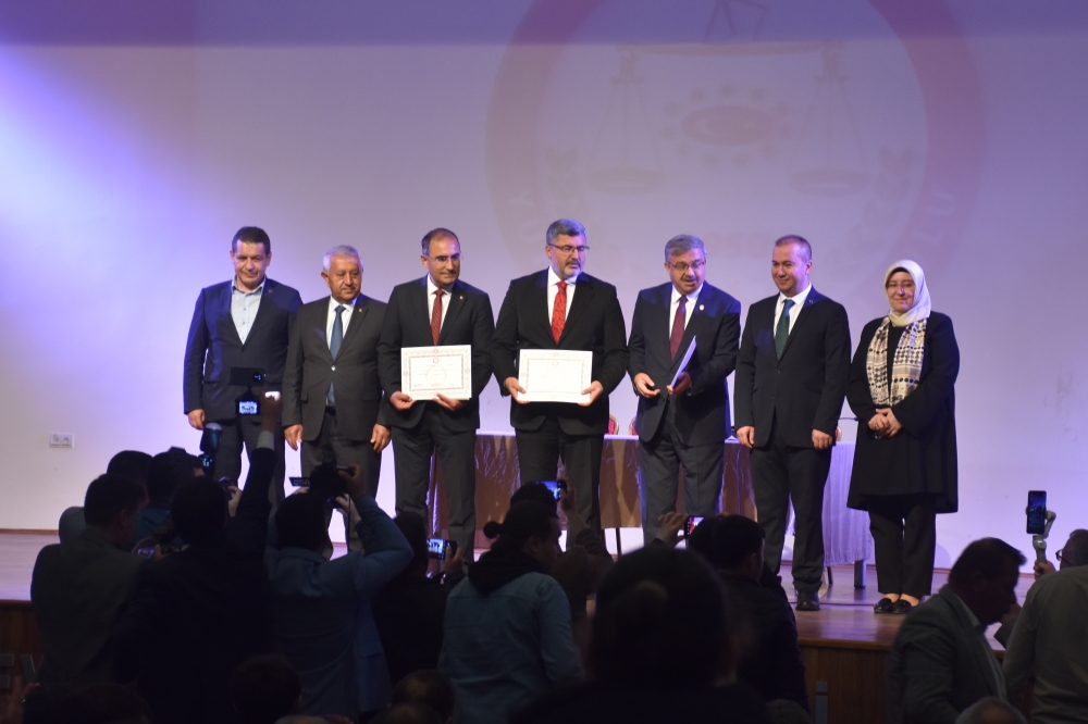 AK Parti Afyonkarahisar milletvekilleri mazbatalarını aldı