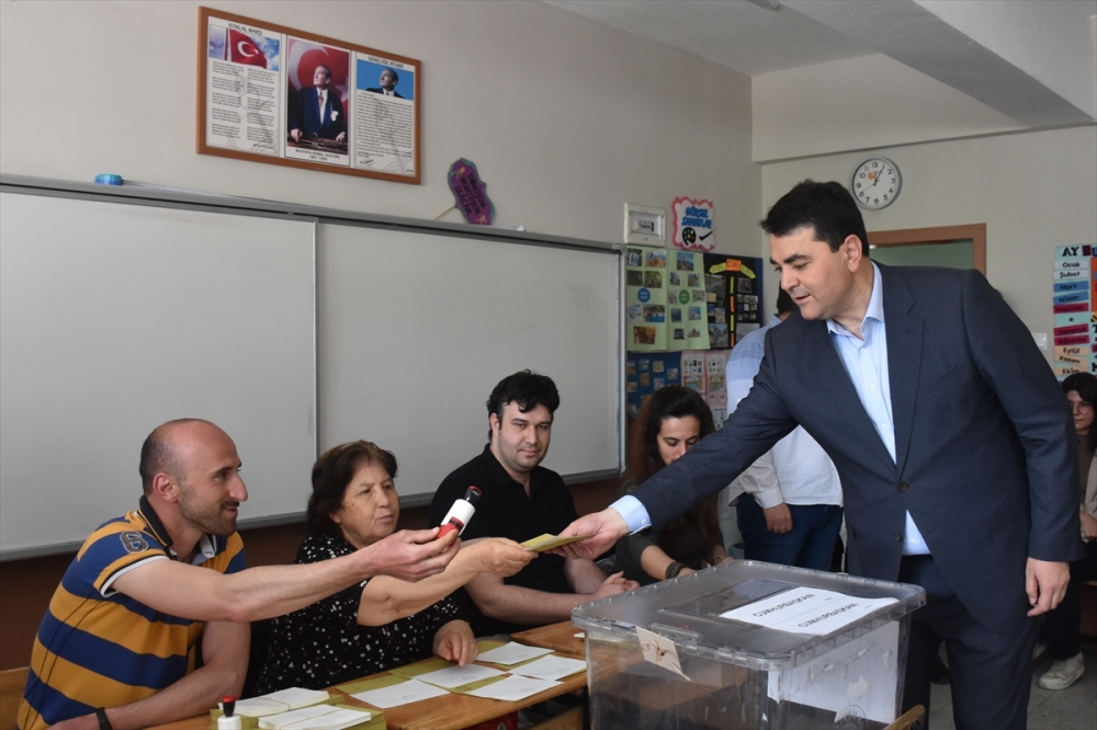 DP Genel Başkanı Uysal, oyunu Afyonkarahisar'da kullandı