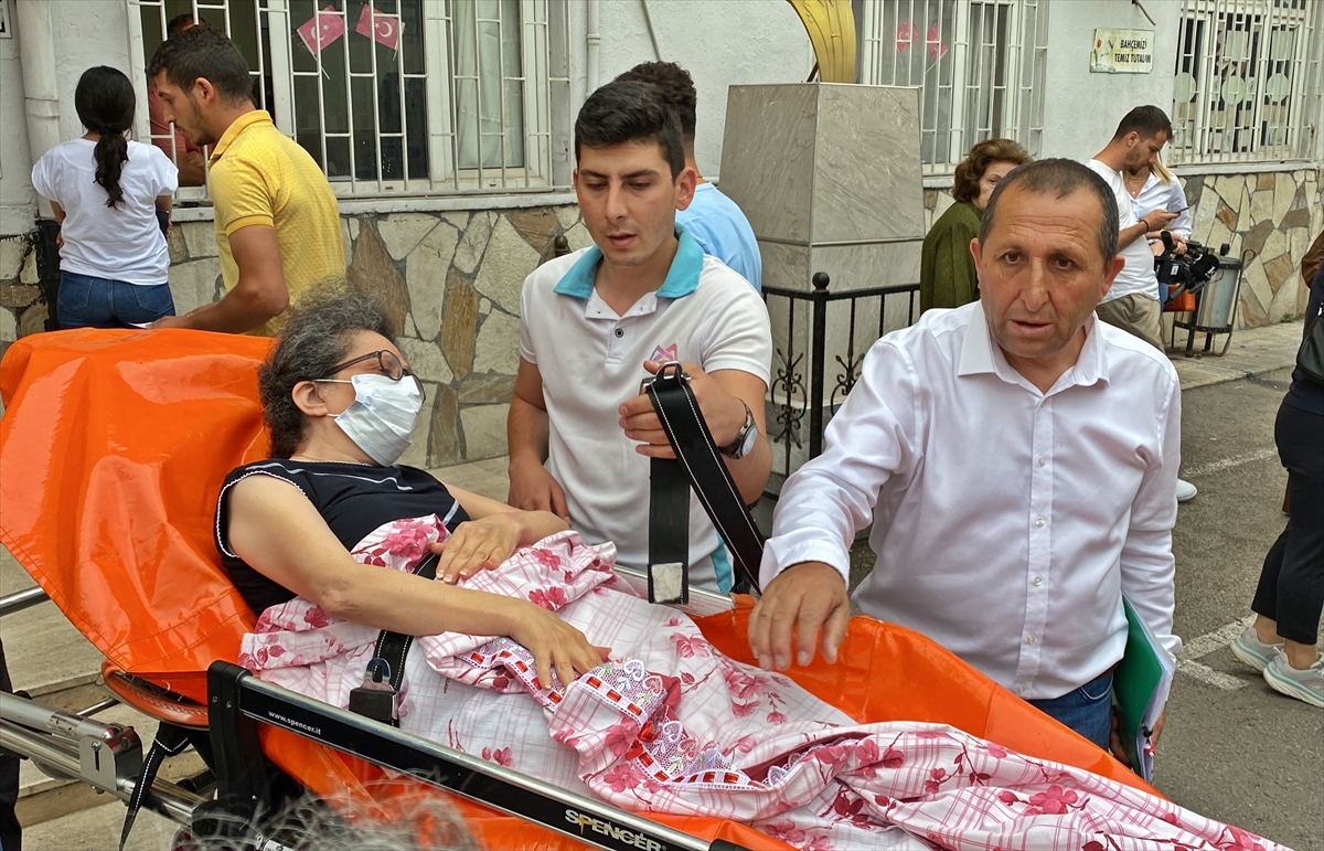 MERSİN - Hastalar ekiplerin yardımıyla oyunu kullandı