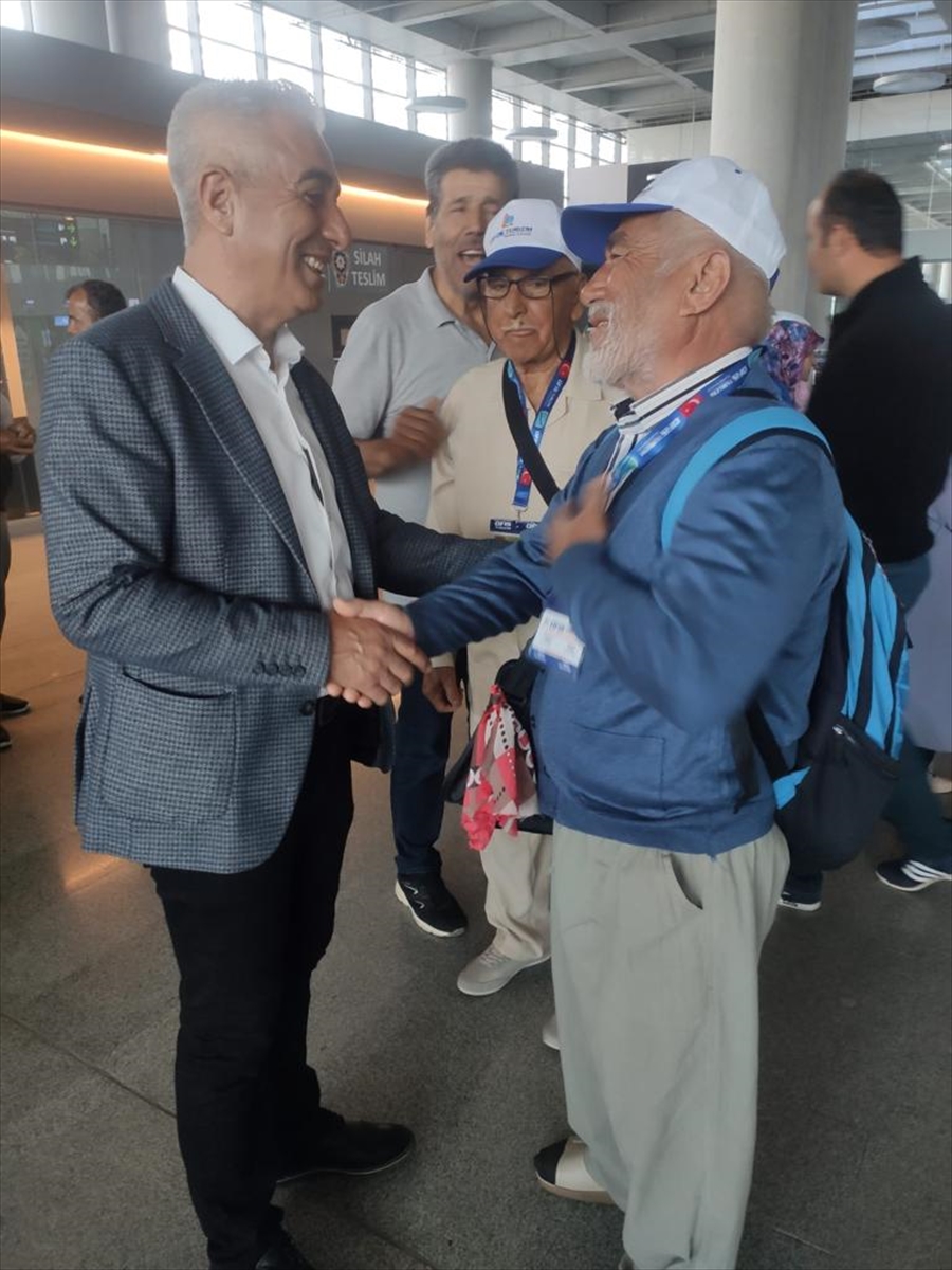 Hacı adayları kutsal topraklara uğurlandı