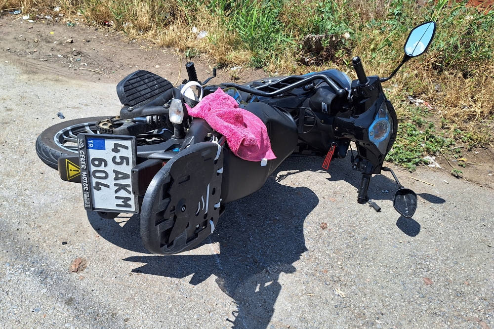 Manisa'da tırla çarpışan motosikletin sürücüsü yaralandı