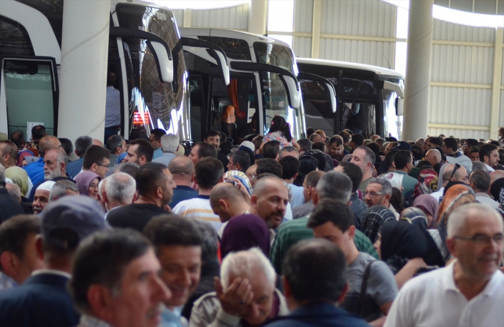 Kütahya’da hac kafilesi dualarla uğurlandı