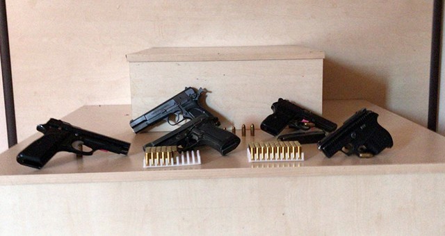 Yasadışı Silah Ticareti Operasyonunda 22 Şüpheli Yakalandı