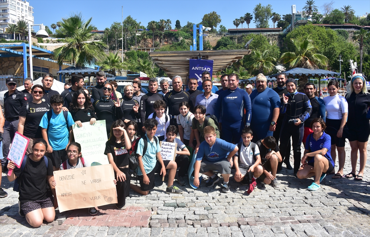 ANTALYA - Kaleiçi Yat Limanı'nda deniz dibi temizliği yapıldı