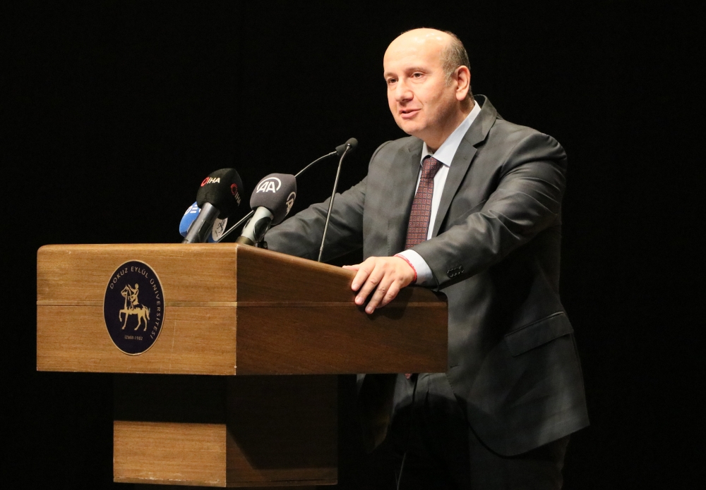 Dokuz Eylül Üniversitesi "engelsiz üniversite ödülleri"ni kutladı