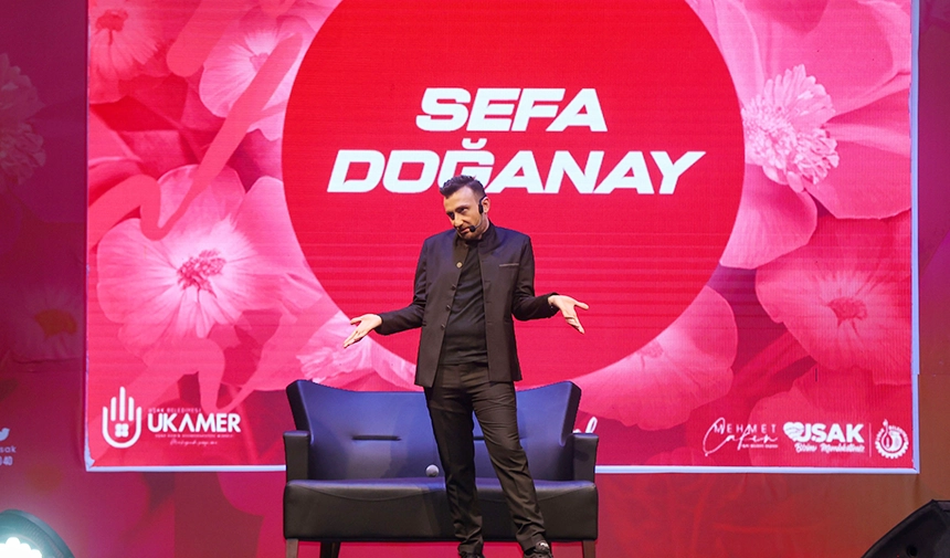 Sefa Doğanay Taklitleriyle Uşaklıları Kahkahalara Boğdu