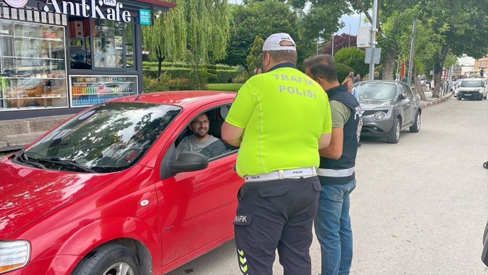 Afyonkarahisar'da "huzur uygulaması" yapıldı