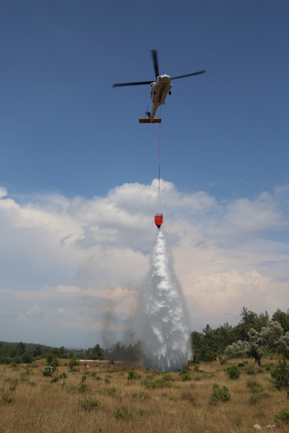 TUSAŞ'ın ürettiği yangın söndürme helikopteri "NEFES" Muğla'da göreve başladı