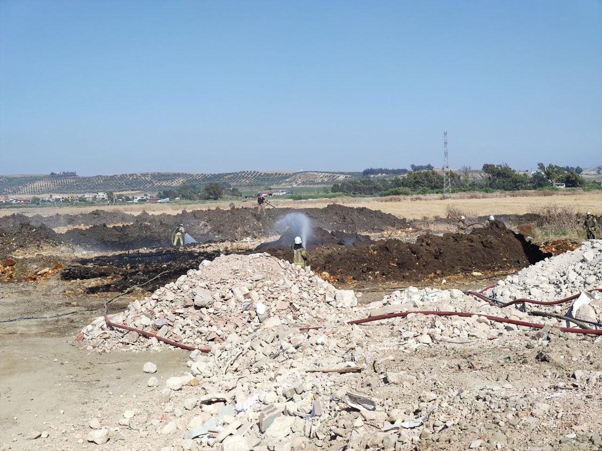 HATAY - Açık alandaki atık malzeme yangını söndürüldü