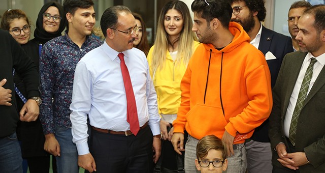 Ünlü YouTuber Bir Günlüğüne Uşak Belediye Başkanı Oldu