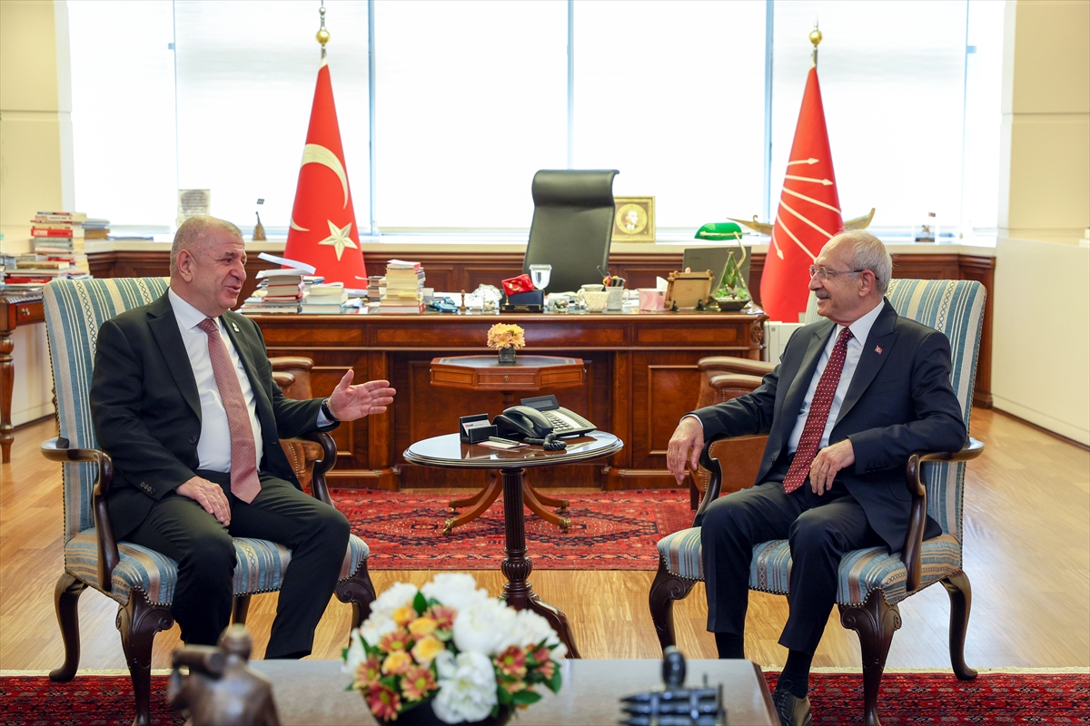 ANKARA - Kılıçdaroğlu, Zafer Partisi Genel Başkanı Ümit Özdağ ile bir araya geldi