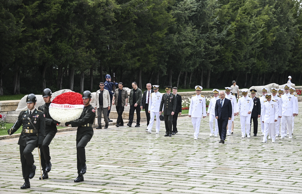 ANKARA - Sahil Güvenlik Komutanlığından Anıtkabir'e ziyaret
