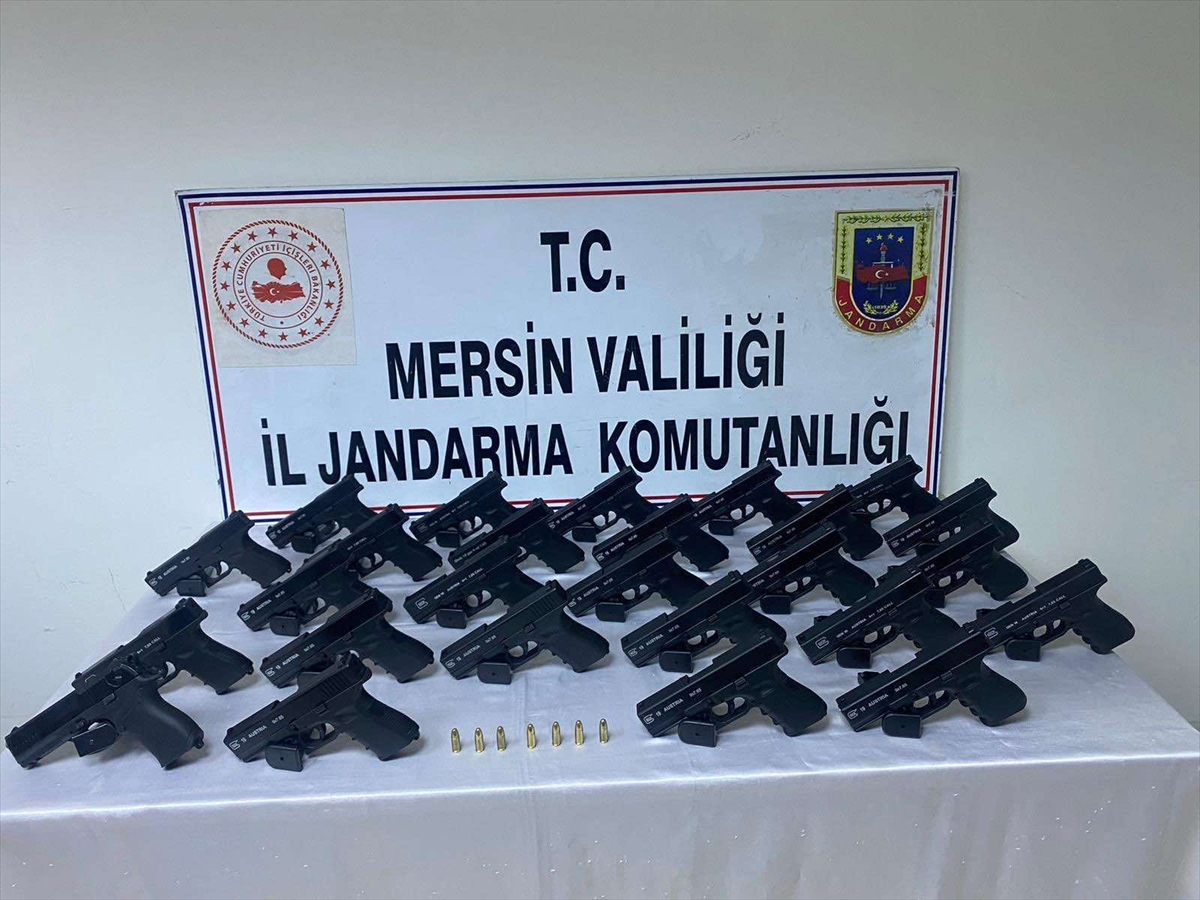 MERSİN - Silah kaçakçılığı operasyonunda yakalanan 4 zanlı tutuklandı