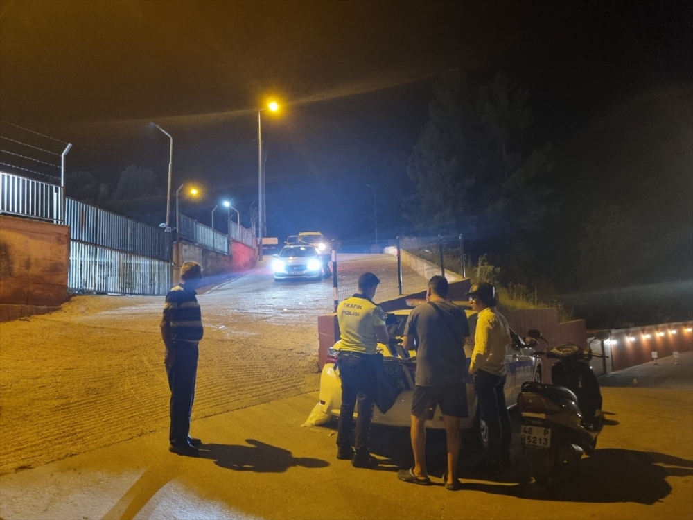 Marmaris'te bayram öncesi asayiş uygulaması yapıldı