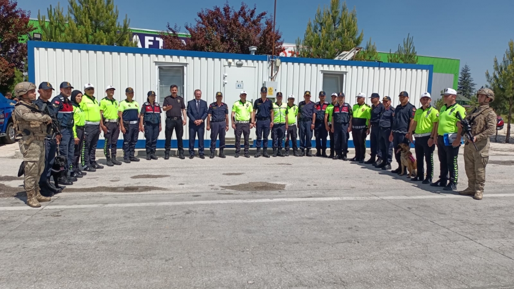 Afyonkarahisar Vali Vekili Ali Rıza Çalışır, trafik denetimine katıldı