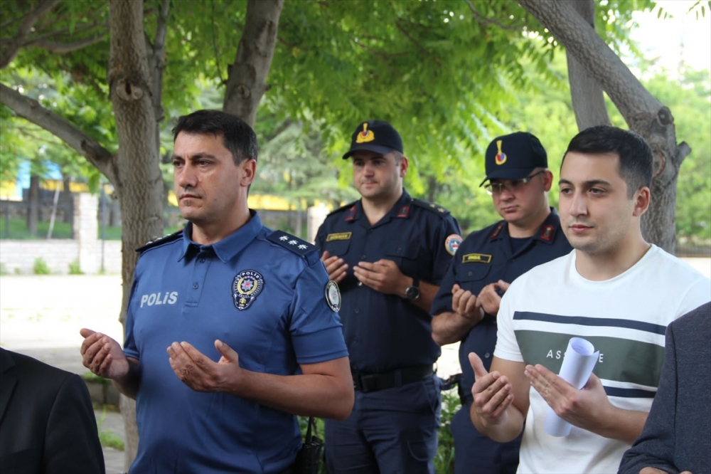 Bolvadin'de şehitlik ziyareti