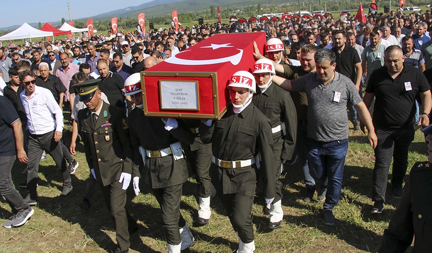 Şehit Piyade Sözleşmeli Er Özcan Kaya, Son Yolculuğuna Uğurlandı