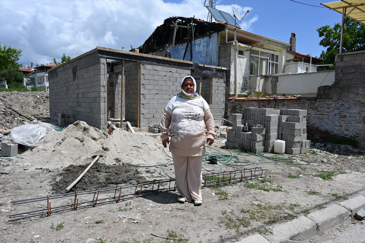 ISPARTA - Yangında evini kaybeden üç çocuk annesi yeni evine kavuşacak