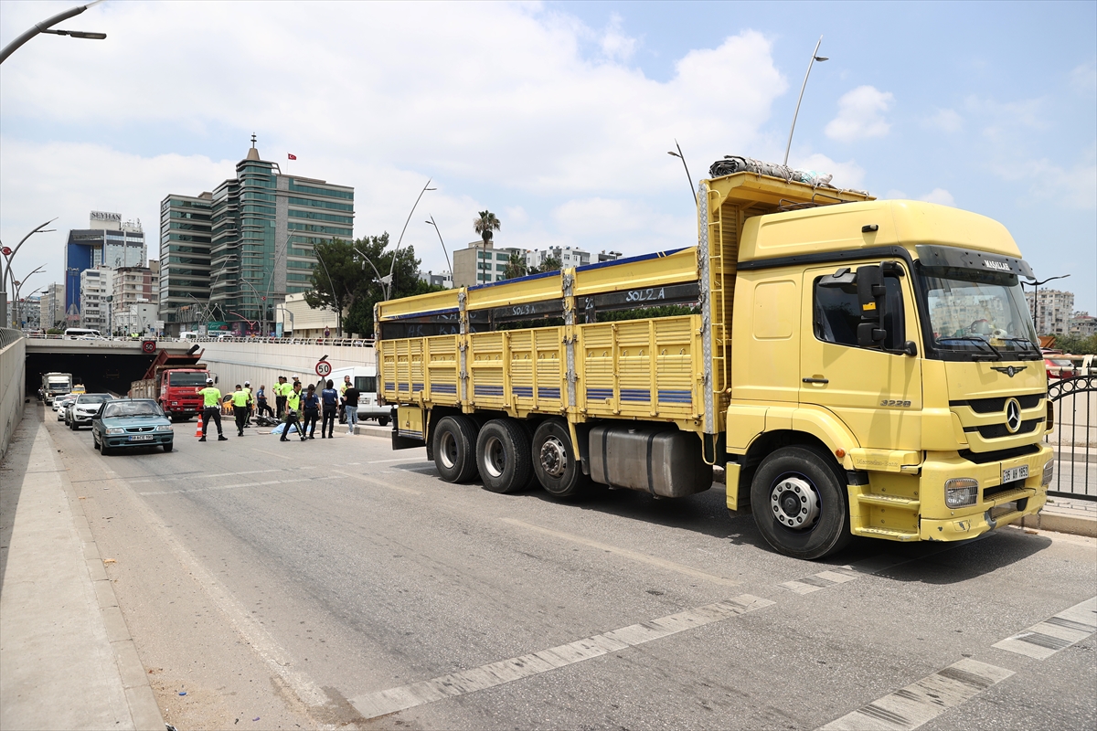 ADANA - Kamyonla çarpışan motosikletin sürücüsü öldü