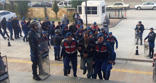 Uşak'ta sit alanında iş makinesiyle kaçak kazı