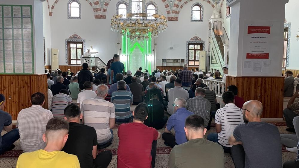 Konya ve çevre illerde Kurban Bayramı namazı kılındı
