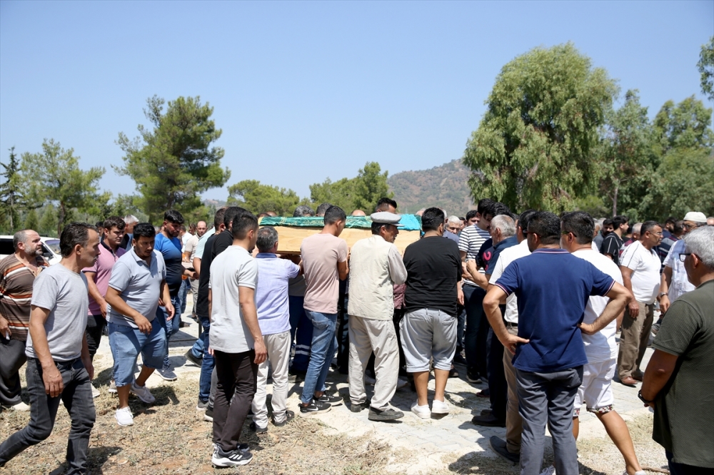 Fethiye'de salça kazanına düşerek ölen bebeğin cenazesi defnedildi