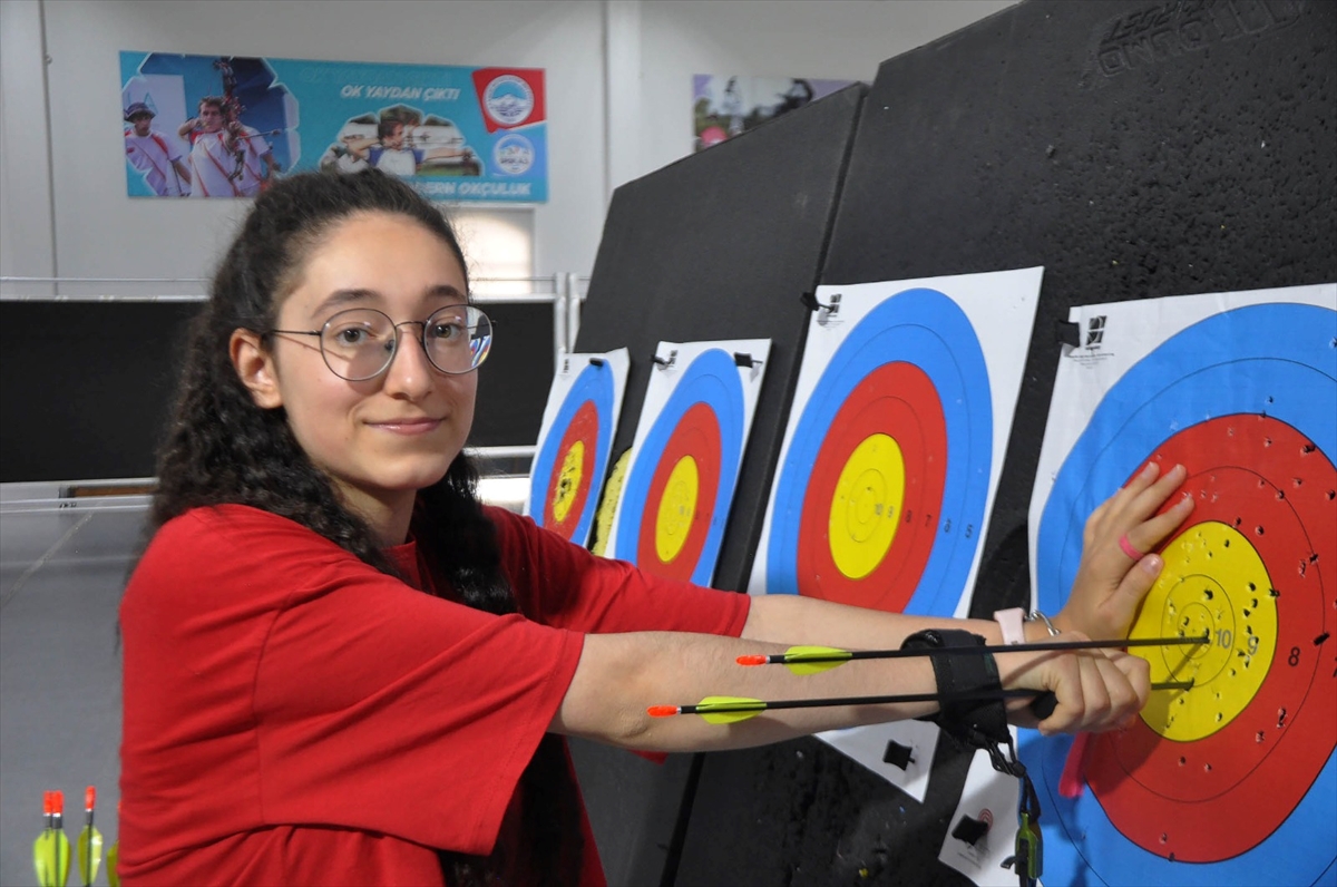 KAYSERİ - Kayserili ikiz okçular, milli takım hedefiyle çalışıyor