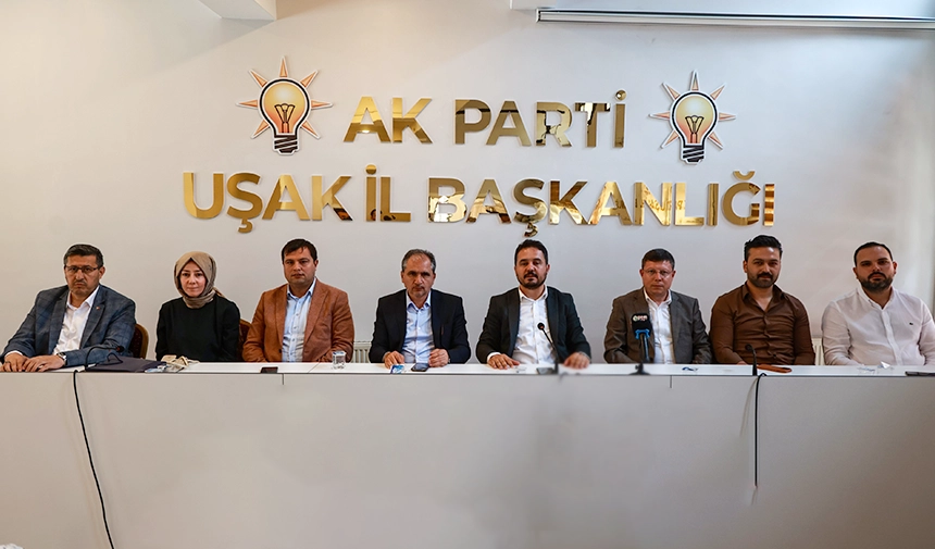 Ak Parti Uşak İl Başkanlığında Bayramlaşma Töreni Gerçekleşti