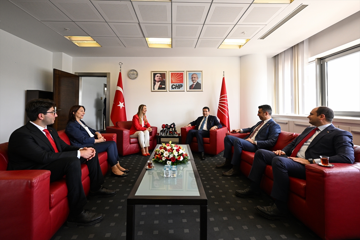 ANKARA -CHP Genel Merkezi'nde partiler arası bayramlaşma (6)