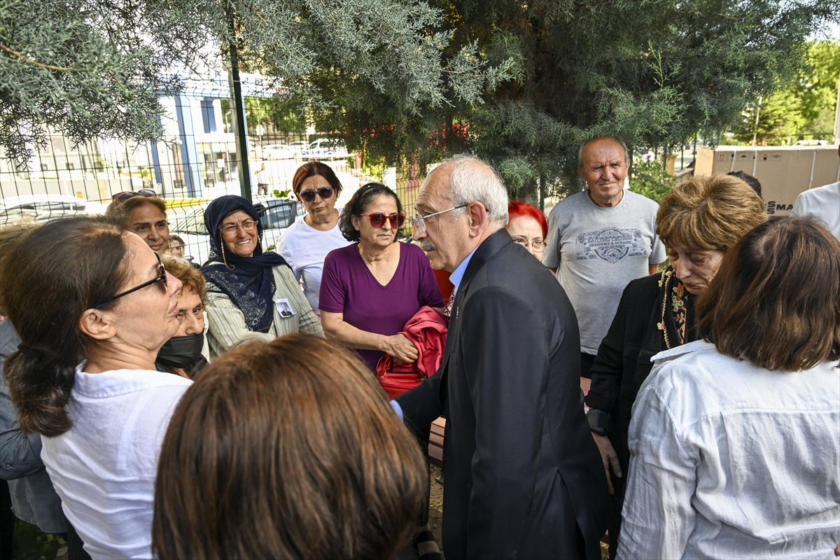 ANKARA - CHP Genel Başkanı Kılıçdaroğlu, dayısı Hüseyin Gündüz'ün cenaze törenine katıldı (2)
