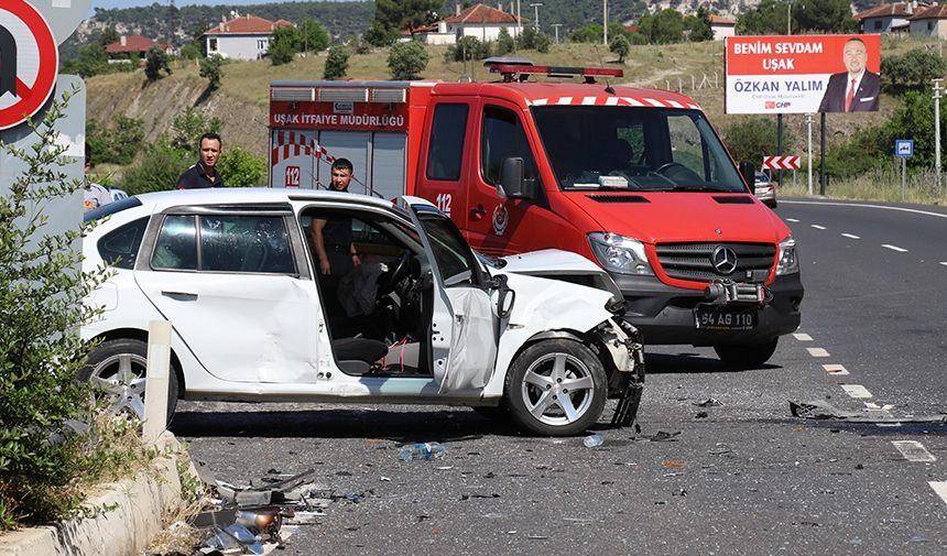 2 Otomobilin Çarpışması Sonucu 1 Kişi Ağır Yaralandı