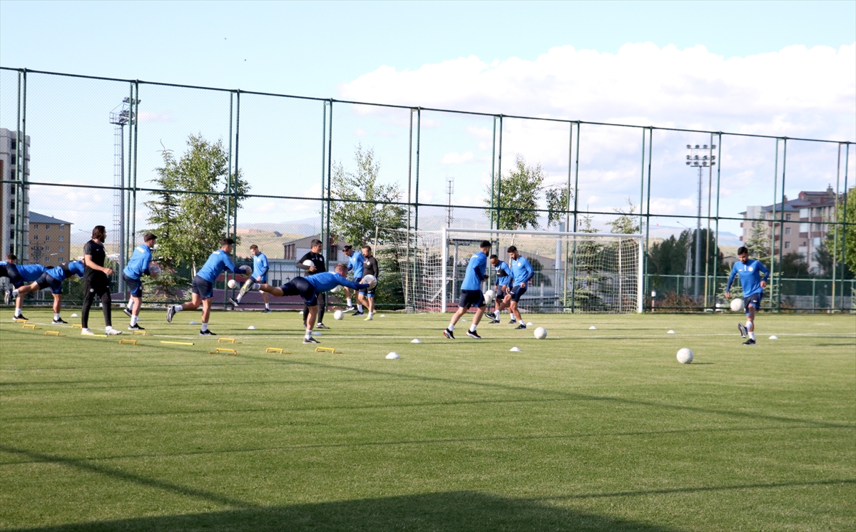 Çaykur Rizespor'un Erzurum kampı başladı