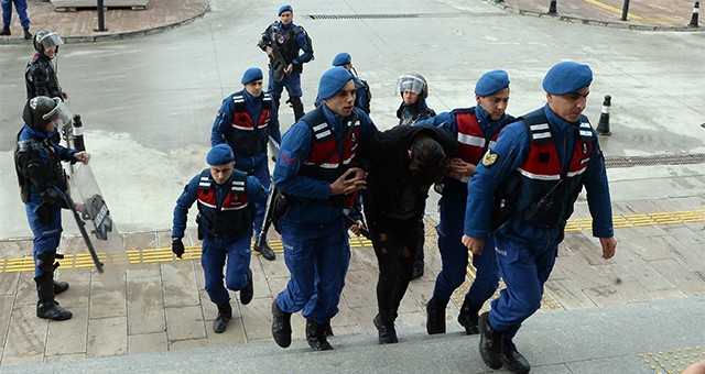 Trende uyuşturucuyla yakalanan zanlı tutuklandı