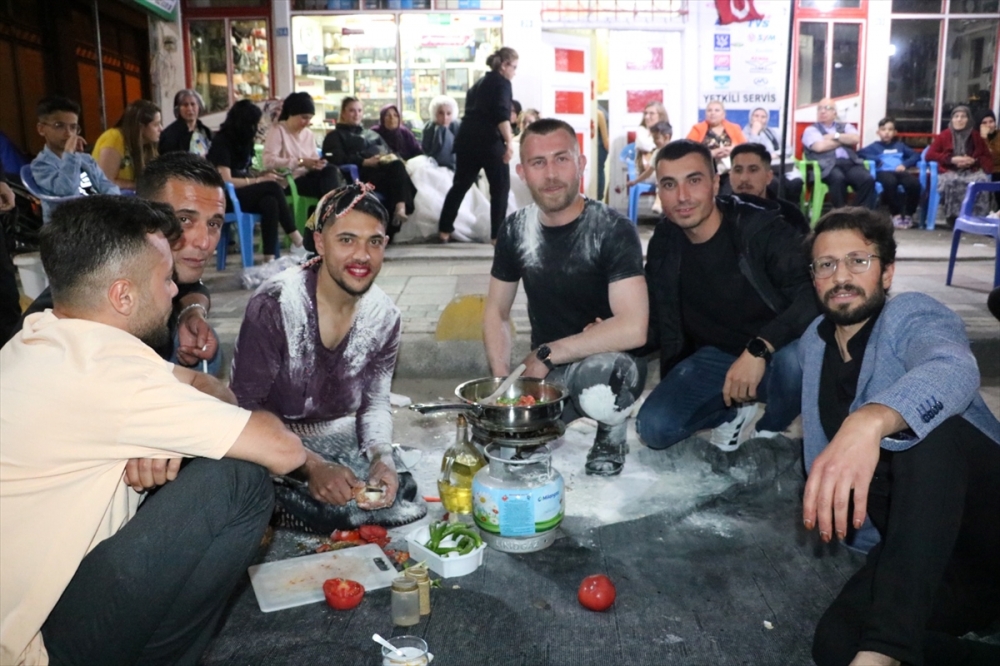 Afyonkarahisar'da damada "eziyet" geleneği sürüyor