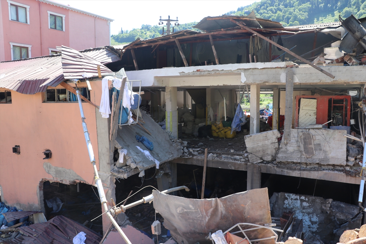 TRABZON - (DRON) Endüstriyel temizlik tesisindeki patlamada 1 kişi öldü (3)