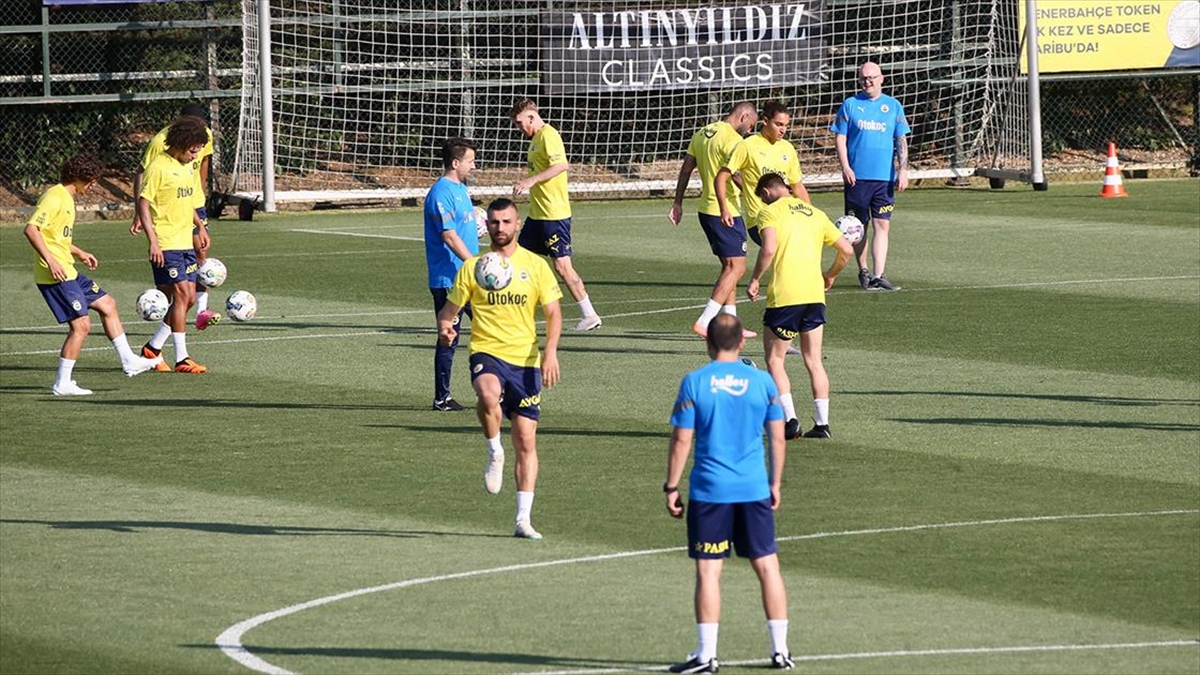 İSTANBUL - Fenerbahçe yeni sezon hazırlıklarına başladı (2)