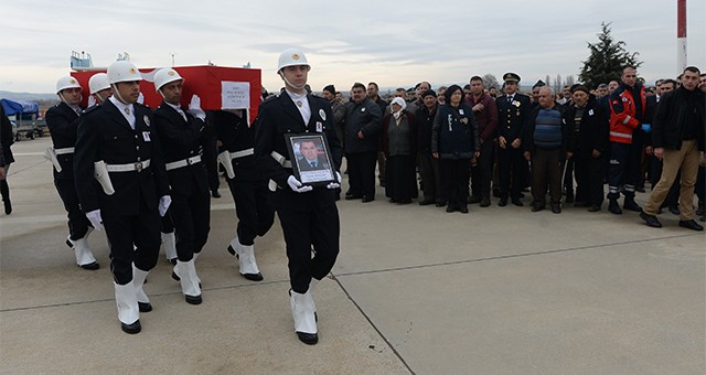 Şehit polis memuru son yolculuğuna uğurlandı